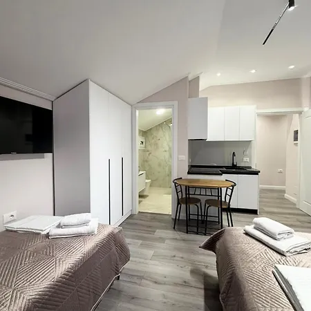 Rent Alvin - Luxury Near The
