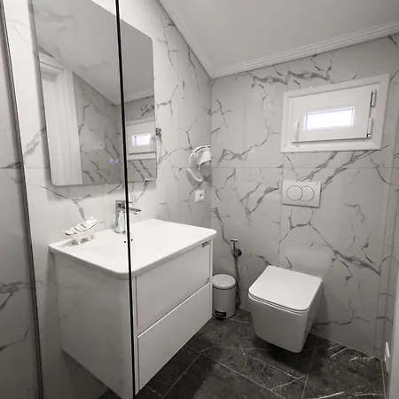 Rent Alvin - Luxury Near The * Pogradec
